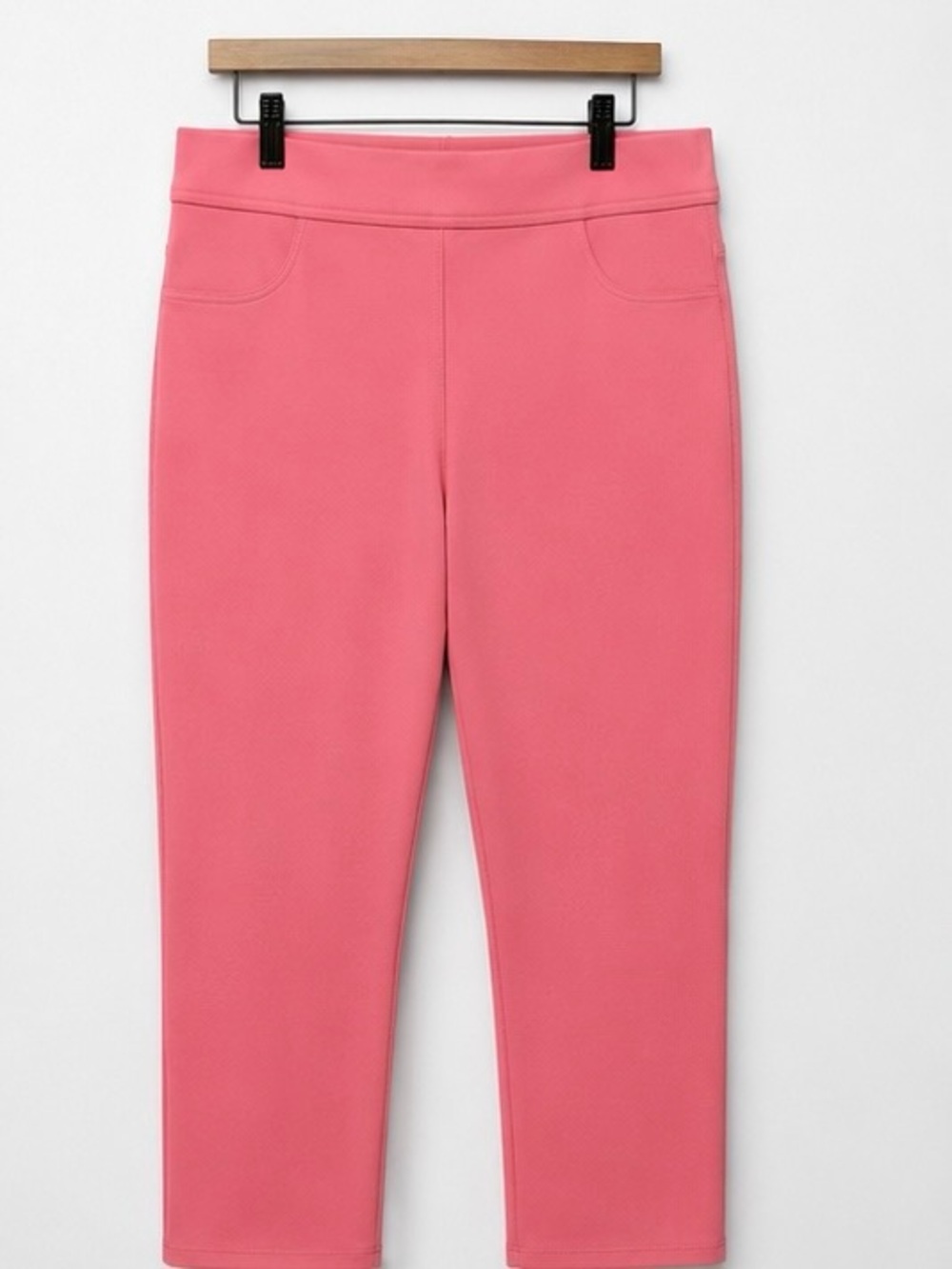 Time and Tru Coral Pink Pull-On Capri Pants